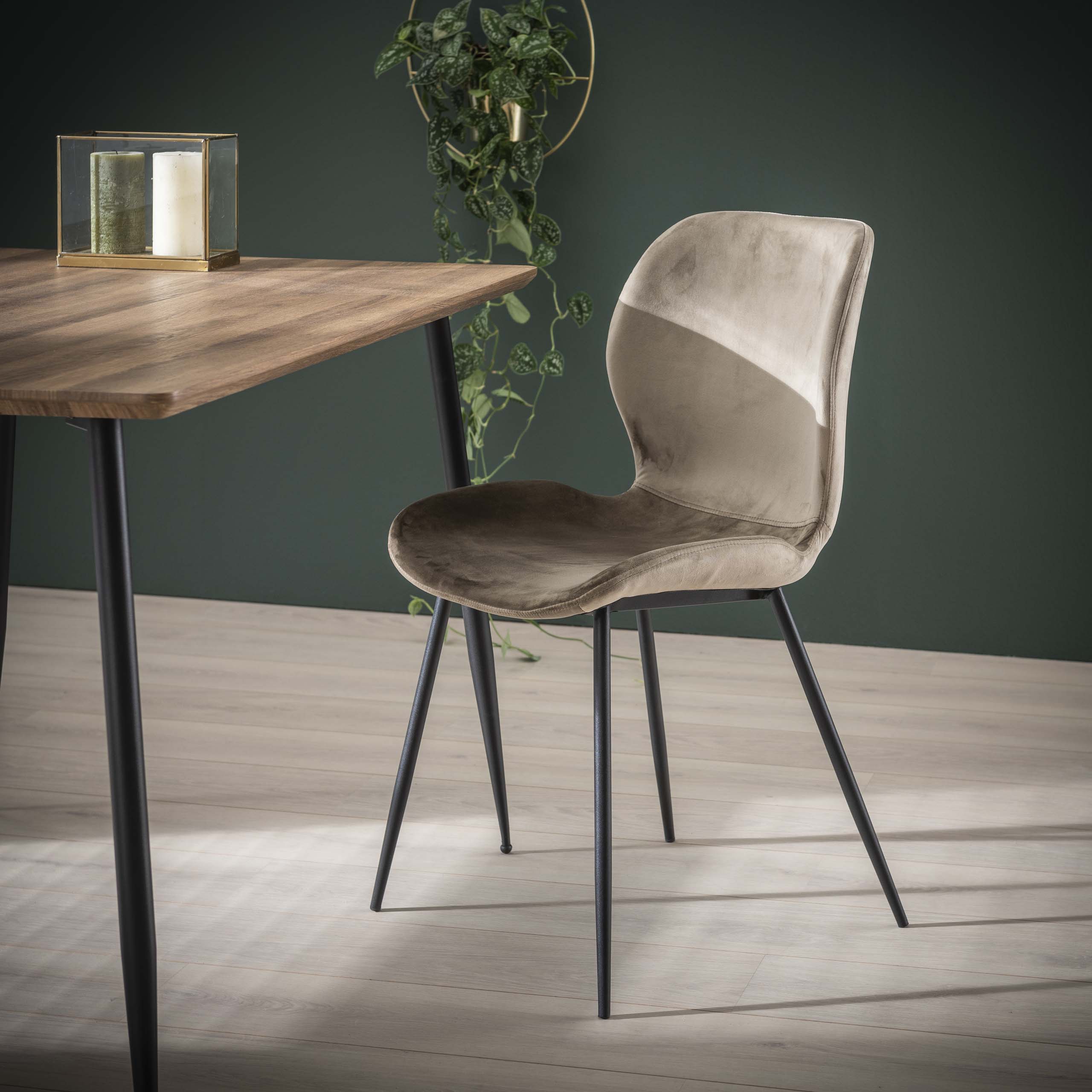 Silla tubo redondo. VPE4 / Terciopelo champán