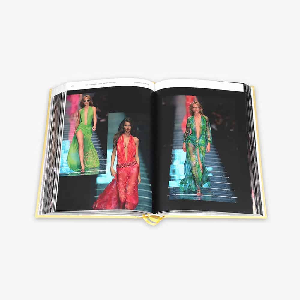 Versace Catwalk - Fashionbook