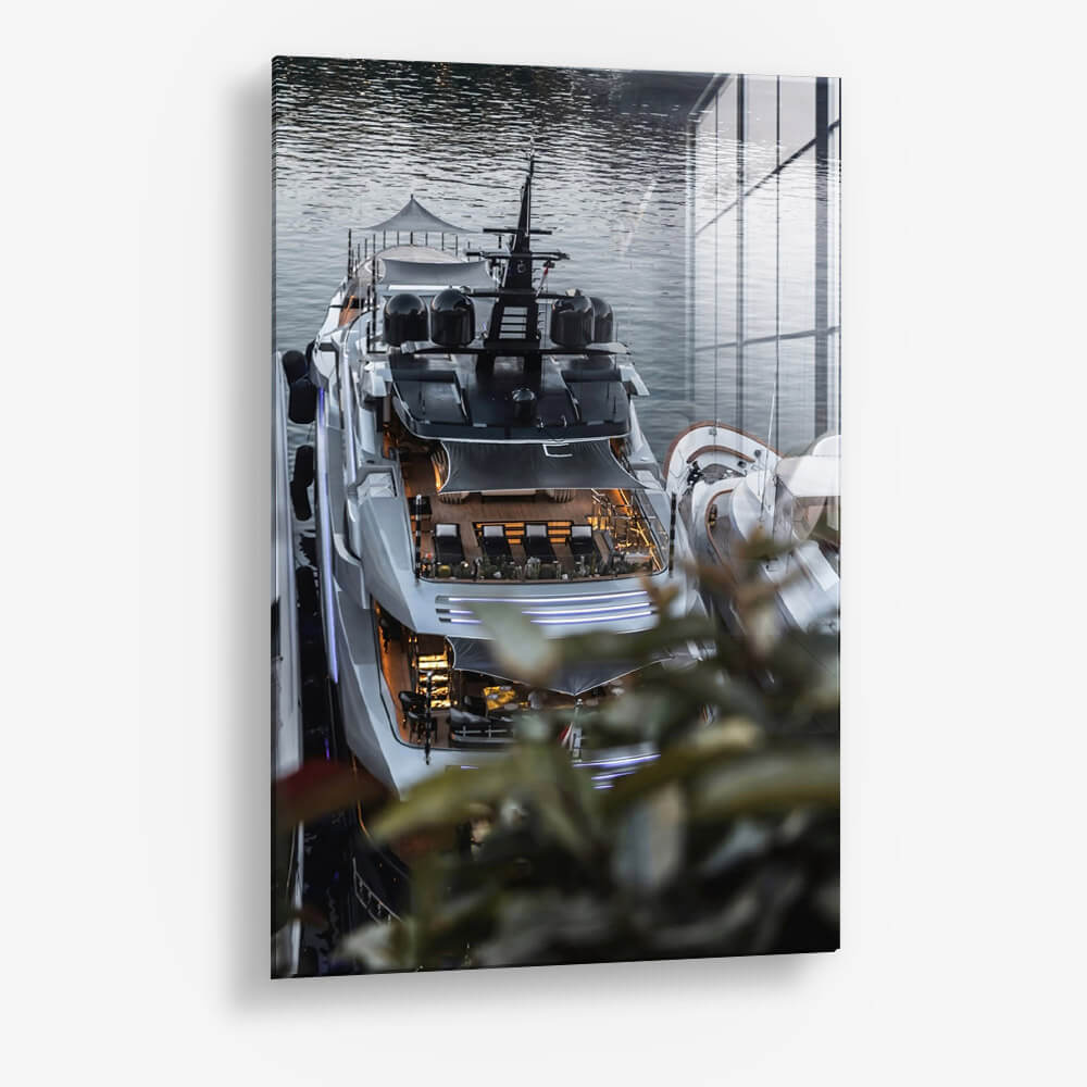 Harbour Club – Glass
