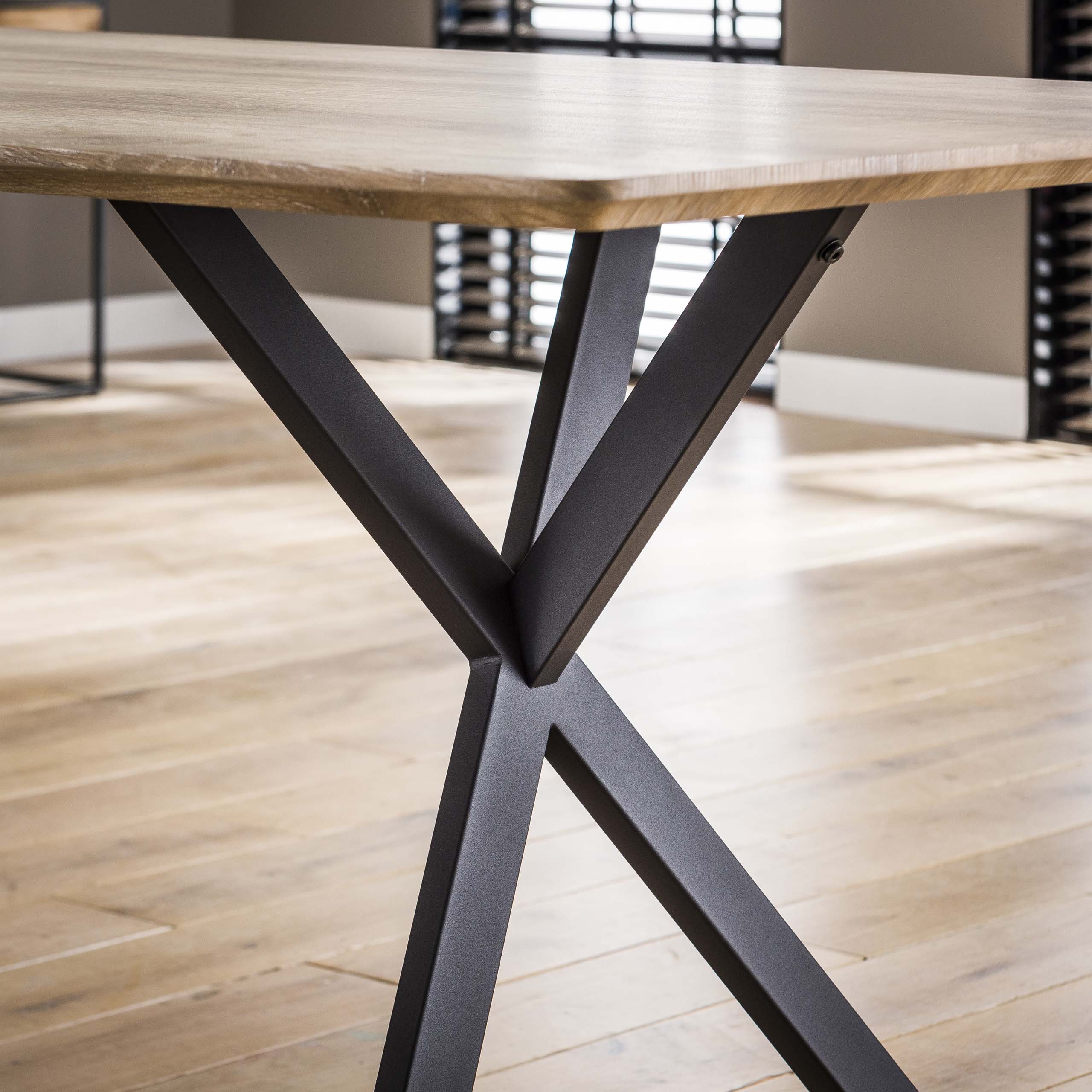 Mesa de comedor 190 tapa ovalada estructura con revestimiento de polvo negro / Roble 3D lavado antiguo