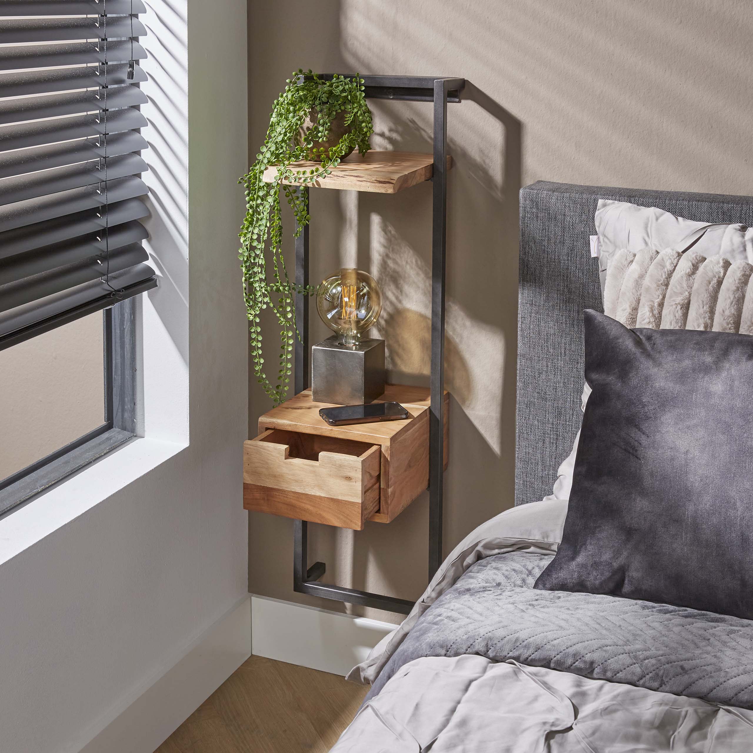 Mesita de noche air solid XS / Acacia maciza natural