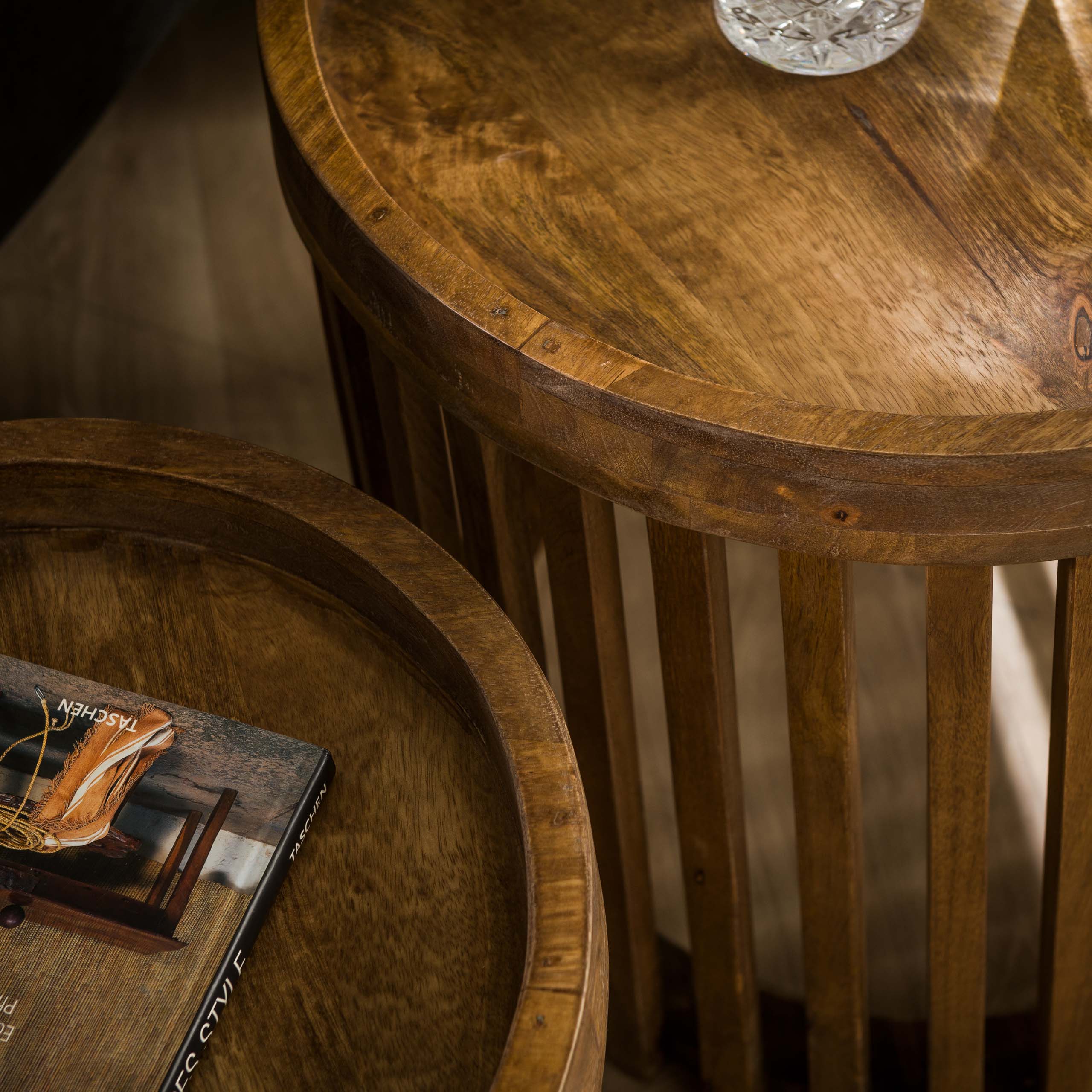 Mesa auxiliar Tweak - juego de 2 - Color arena mango macizo