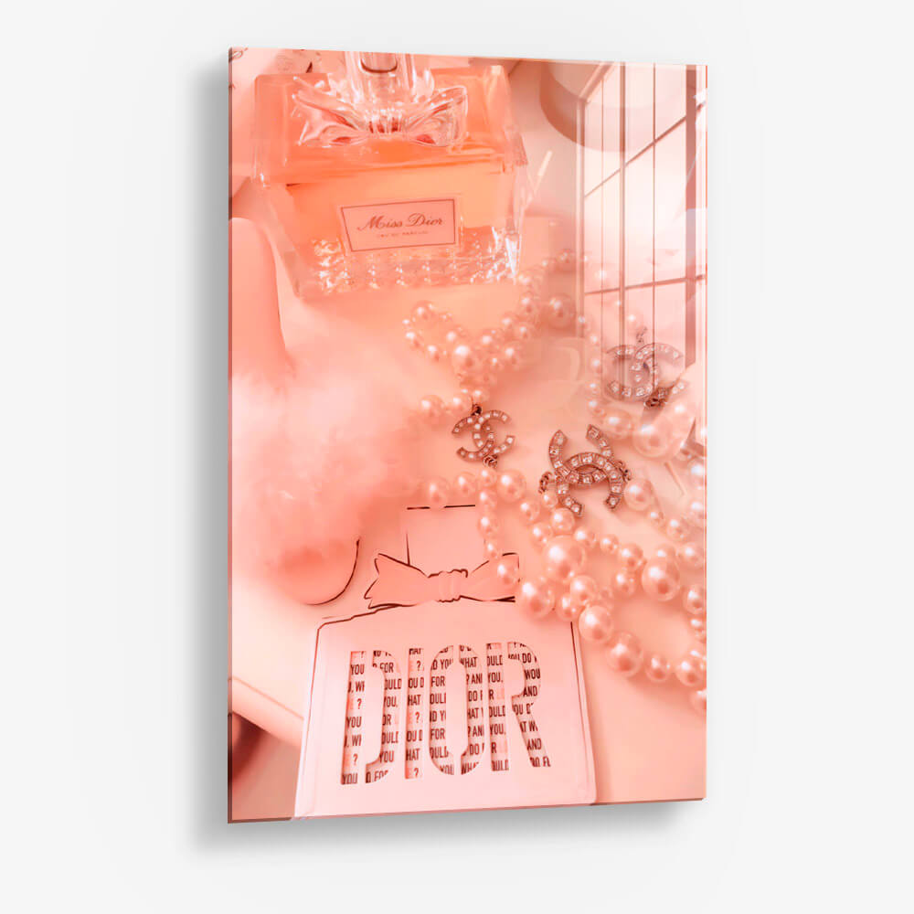 Charmed in Pink – Vidrio