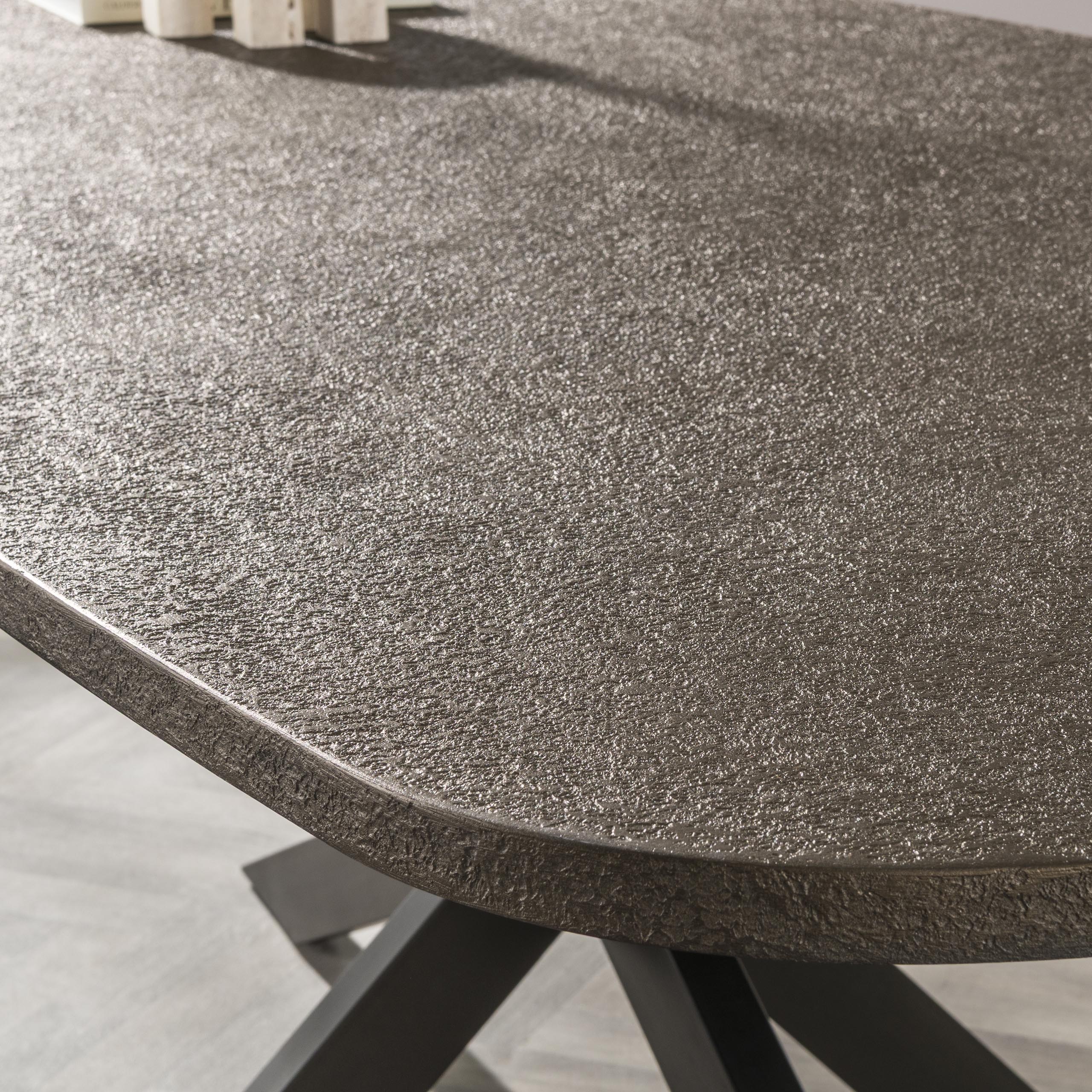 Mesa de comedor danesa ovalada Bronvik 215 cm - Metal líquido bronce