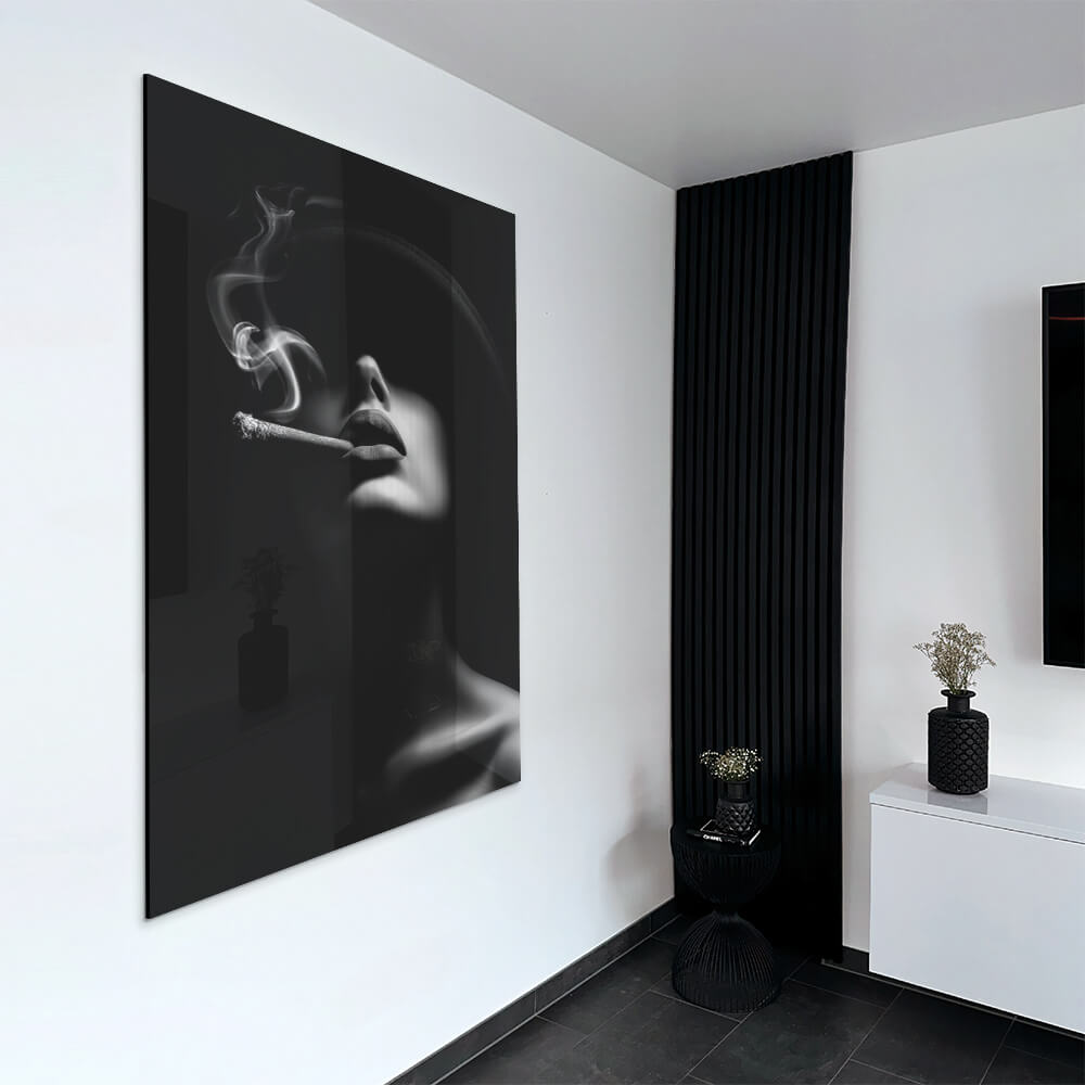 Woman Smoke – Vidrio