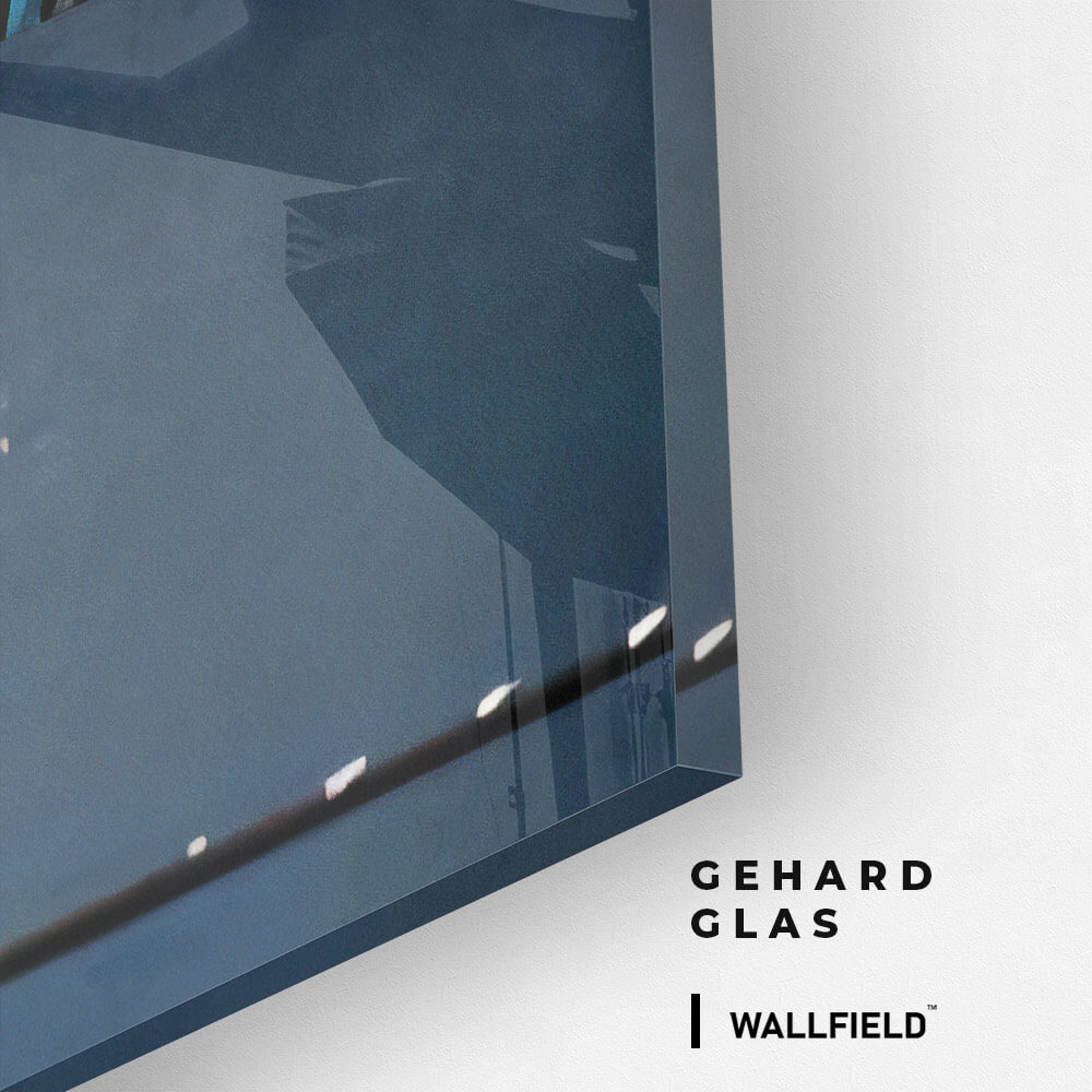 Behind The Curtain – Vidrio