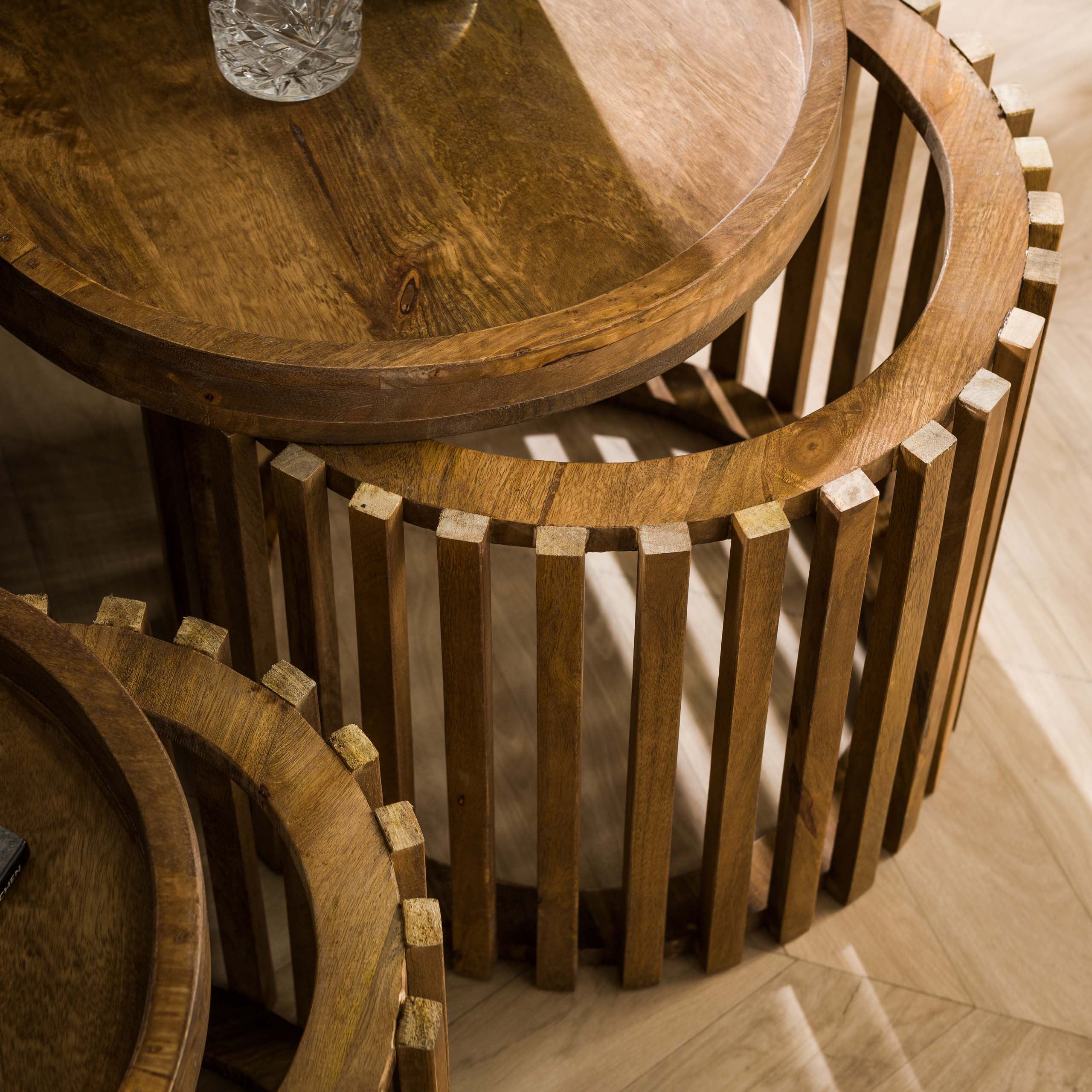 Mesa auxiliar Tweak - juego de 2 - Color arena mango macizo