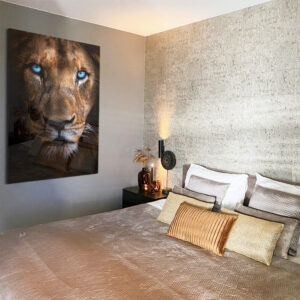 10.-Glass-Mockup-Lions-Close-up-1.jpg